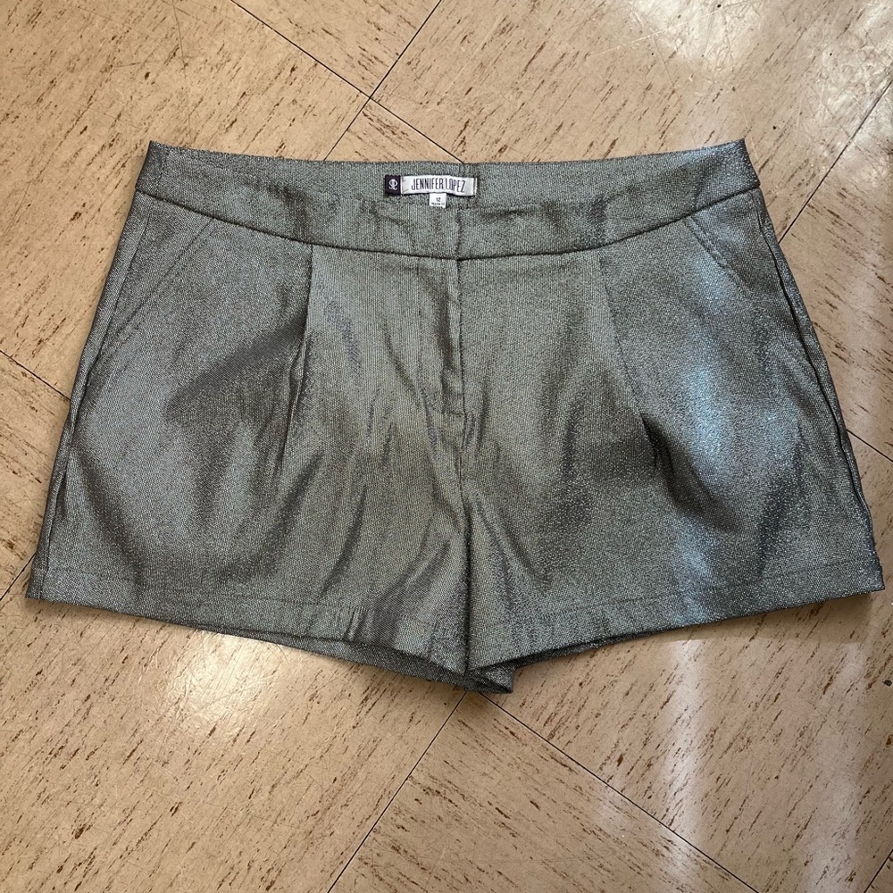 Jennifer Lopez sparkly silver shorts